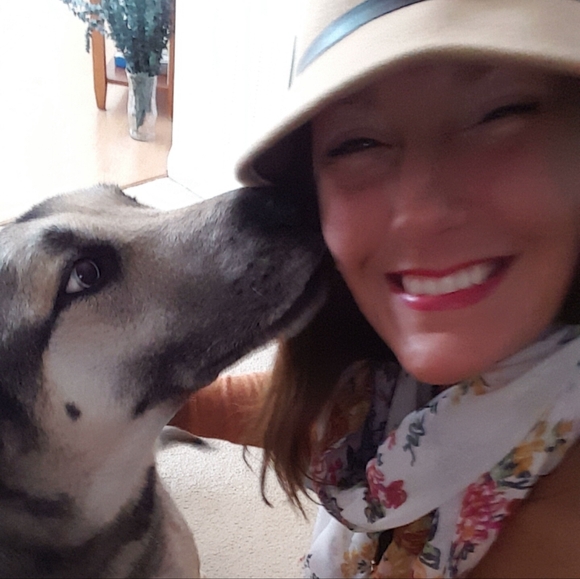 Meet your Posher, Lisa - Picture 16 of 16